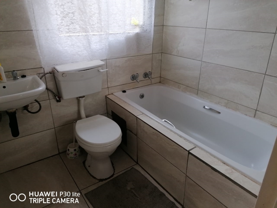 2 Bedroom Property for Sale in Mahube Valley Gauteng