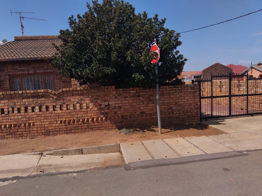 3 Bedroom Property for Sale in Soshanguve L Gauteng