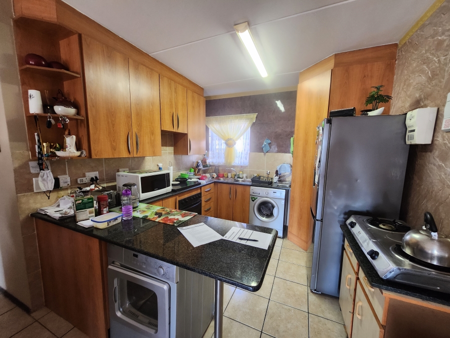 2 Bedroom Property for Sale in Sonneveld Gauteng