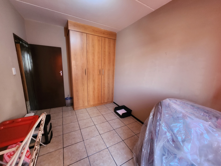 2 Bedroom Property for Sale in Sonneveld Gauteng
