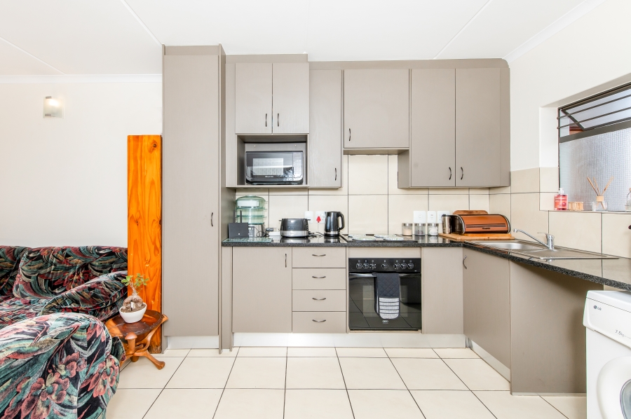 1 Bedroom Property for Sale in Barbeque Downs Gauteng