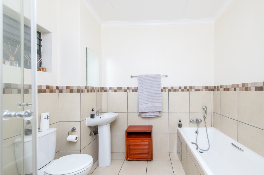 1 Bedroom Property for Sale in Barbeque Downs Gauteng