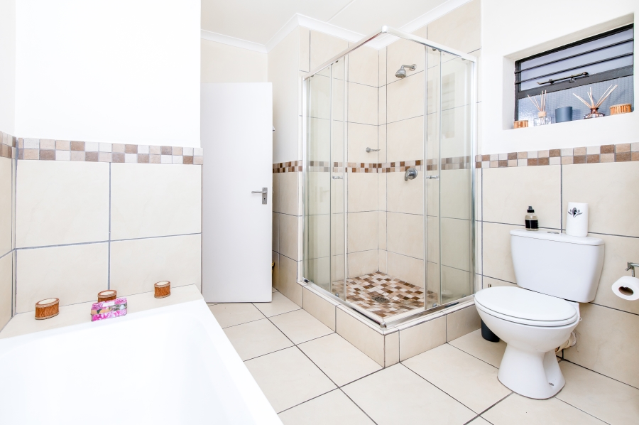 1 Bedroom Property for Sale in Barbeque Downs Gauteng