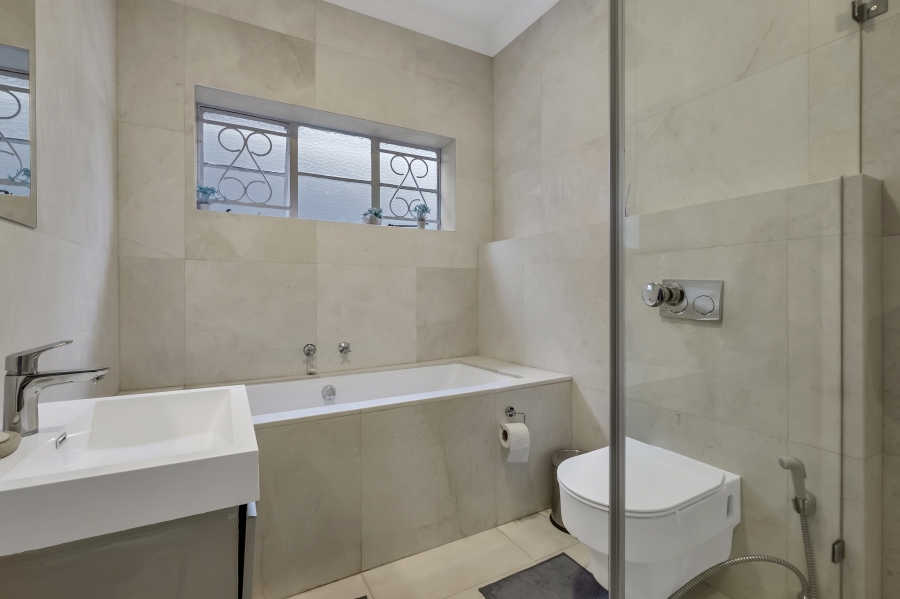 4 Bedroom Property for Sale in Greenside Gauteng