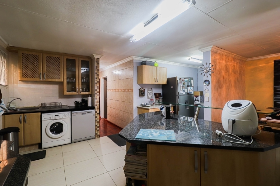 4 Bedroom Property for Sale in Lenasia South Gauteng