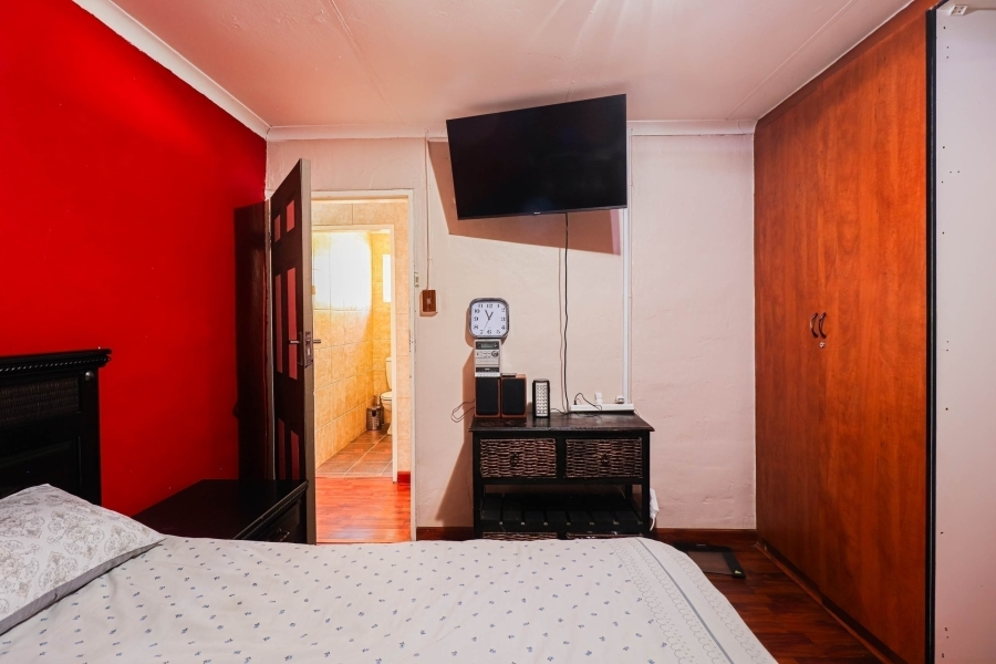 4 Bedroom Property for Sale in Lenasia South Gauteng