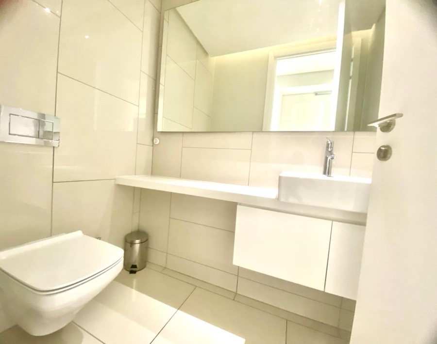 To Let 2 Bedroom Property for Rent in Sandhurst Gauteng