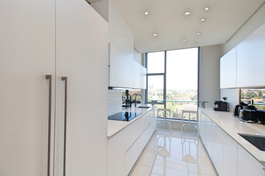 To Let 2 Bedroom Property for Rent in Sandhurst Gauteng