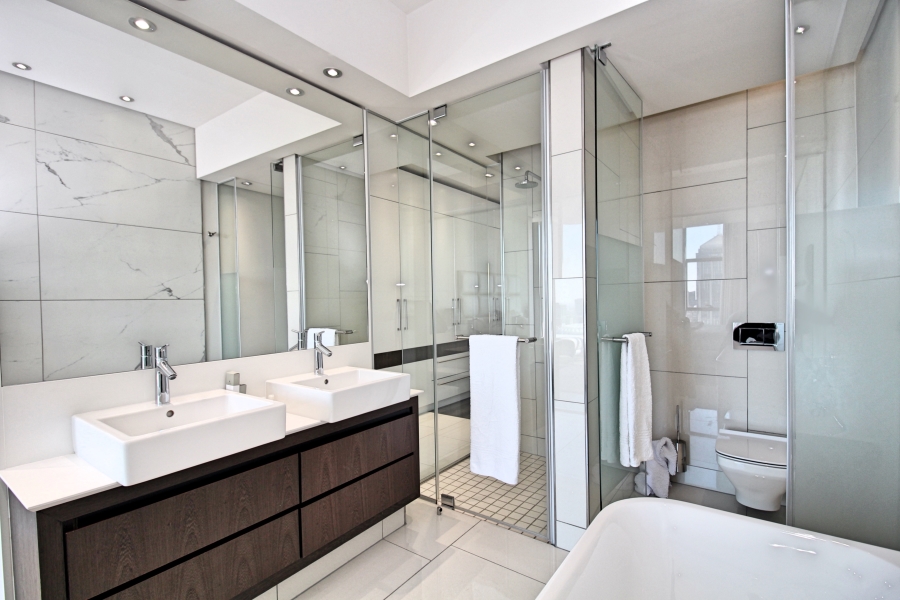 To Let 2 Bedroom Property for Rent in Sandhurst Gauteng