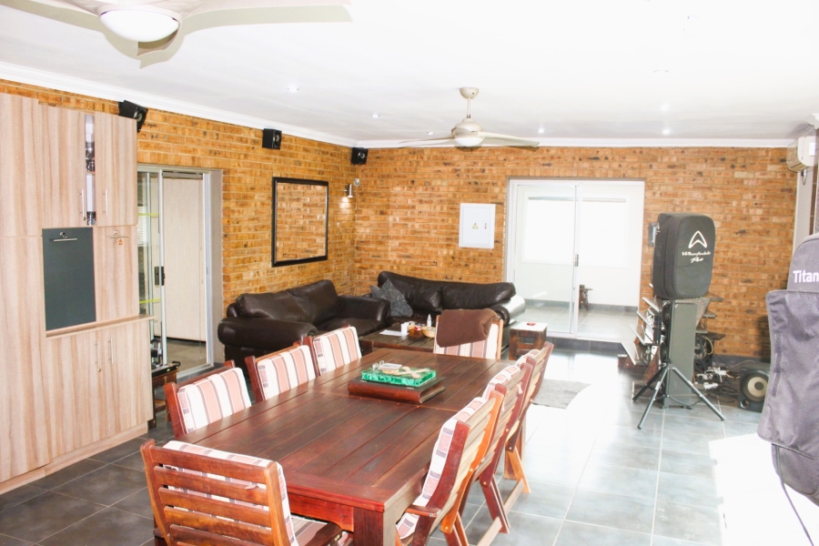 4 Bedroom Property for Sale in Lochvaal Gauteng