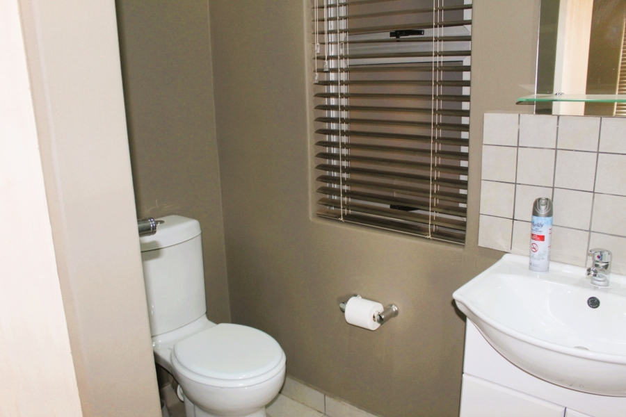 4 Bedroom Property for Sale in Lochvaal Gauteng