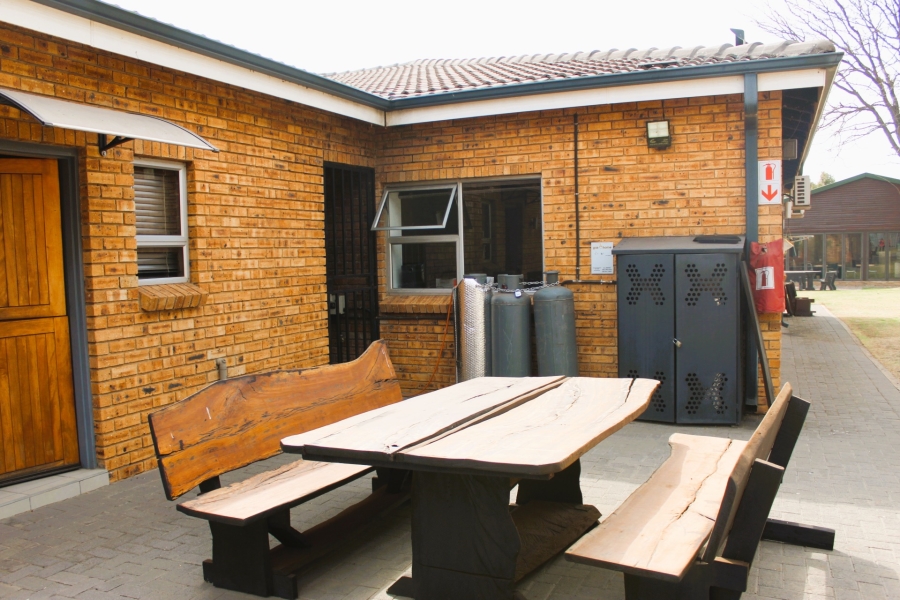 4 Bedroom Property for Sale in Lochvaal Gauteng