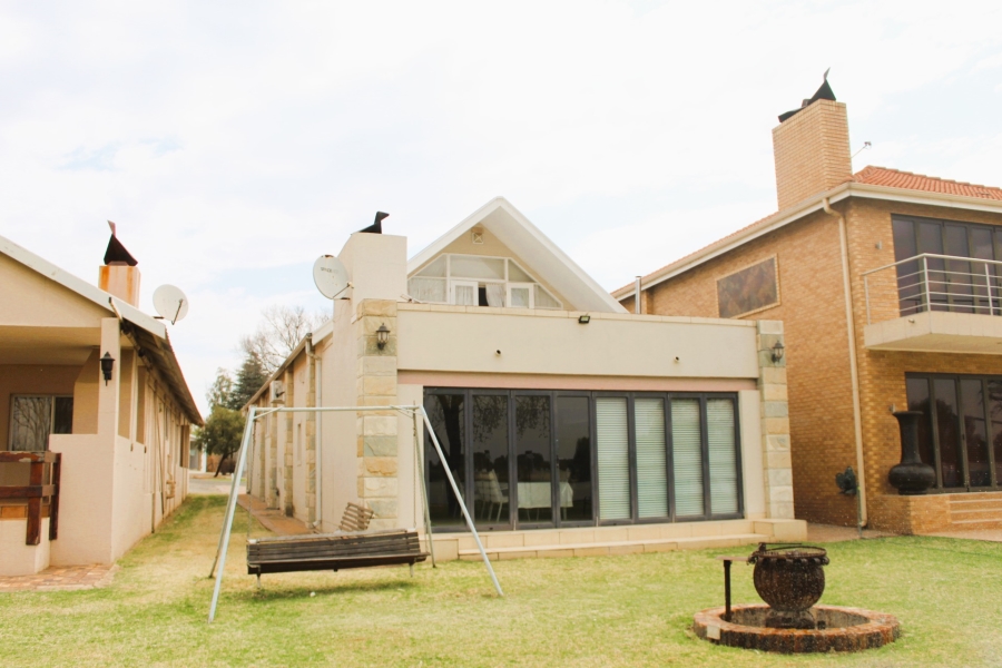 5 Bedroom Property for Sale in Lochvaal Gauteng