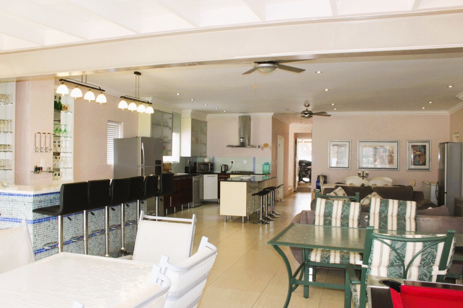 5 Bedroom Property for Sale in Lochvaal Gauteng