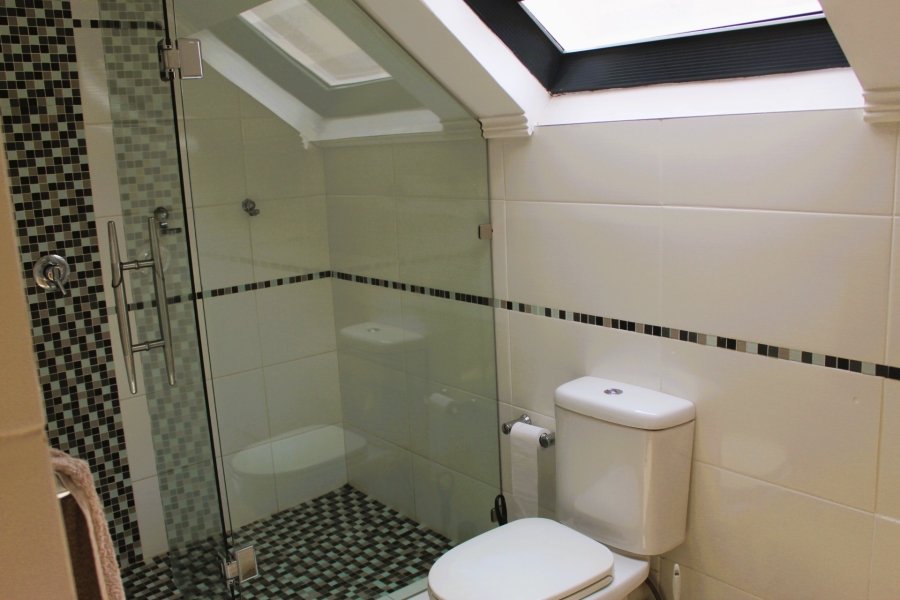 5 Bedroom Property for Sale in Lochvaal Gauteng