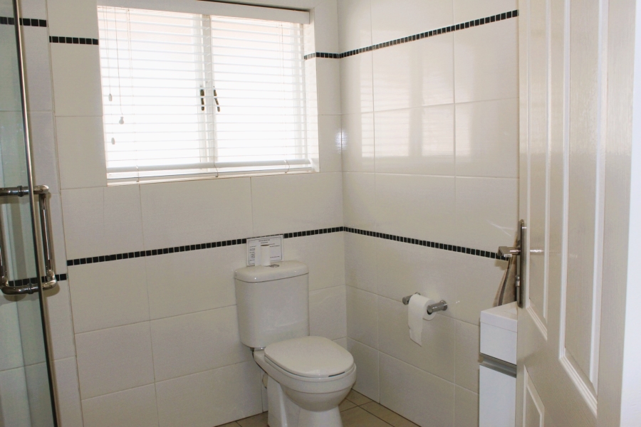 5 Bedroom Property for Sale in Lochvaal Gauteng