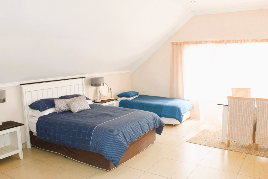 5 Bedroom Property for Sale in Lochvaal Gauteng