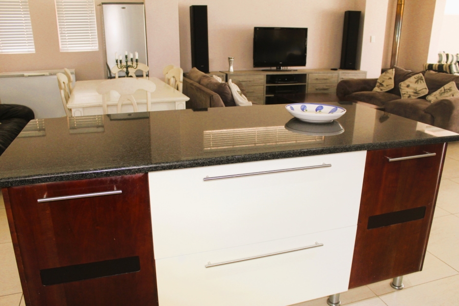 5 Bedroom Property for Sale in Lochvaal Gauteng