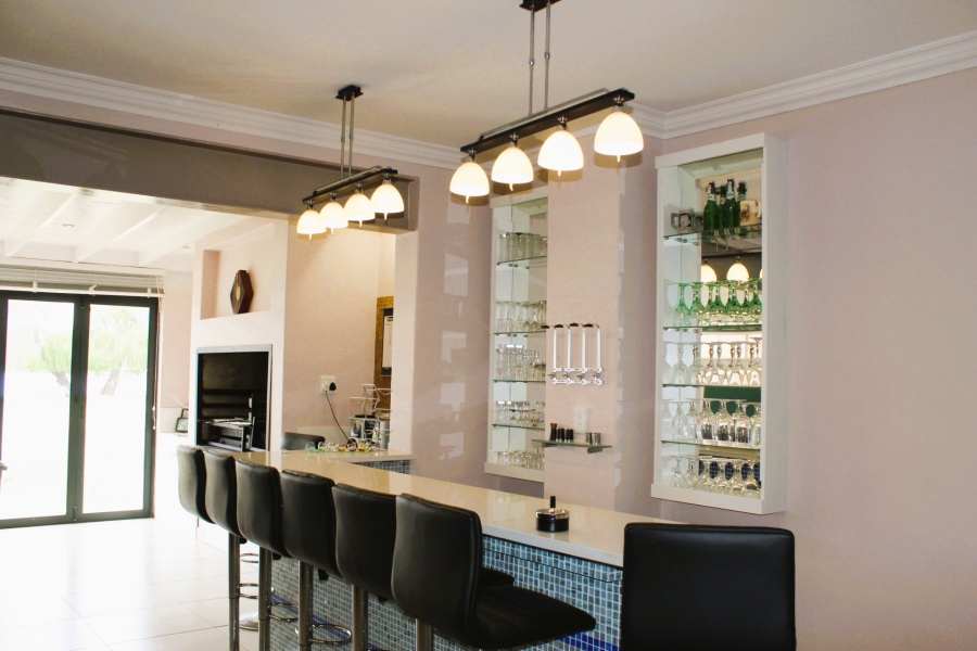 5 Bedroom Property for Sale in Lochvaal Gauteng