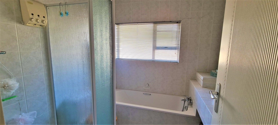 3 Bedroom Property for Sale in Three Rivers East Gauteng