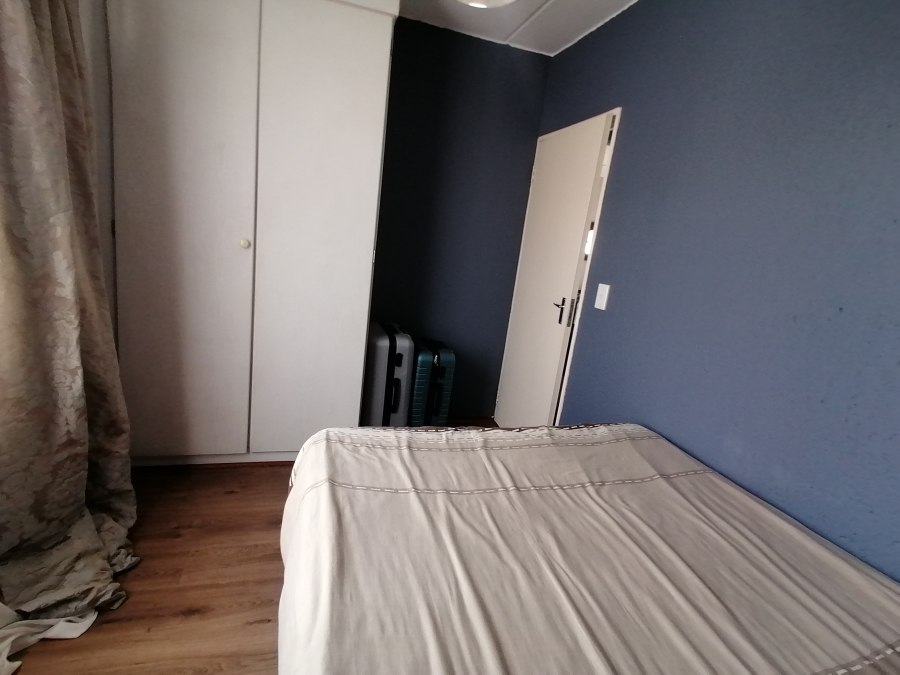 To Let 2 Bedroom Property for Rent in Heuwelsig Estate Gauteng