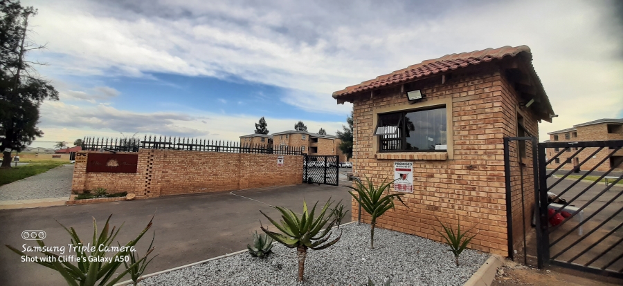 2 Bedroom Property for Sale in Albertsdal Gauteng