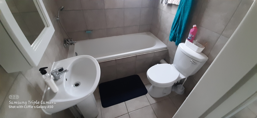 2 Bedroom Property for Sale in Albertsdal Gauteng