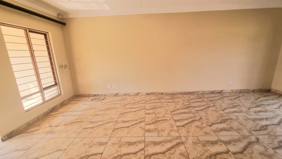 3 Bedroom Property for Sale in Crescent Wood Country Estate Gauteng