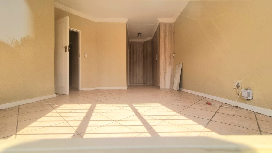 3 Bedroom Property for Sale in Crescent Wood Country Estate Gauteng