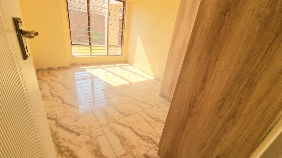 3 Bedroom Property for Sale in Crescent Wood Country Estate Gauteng