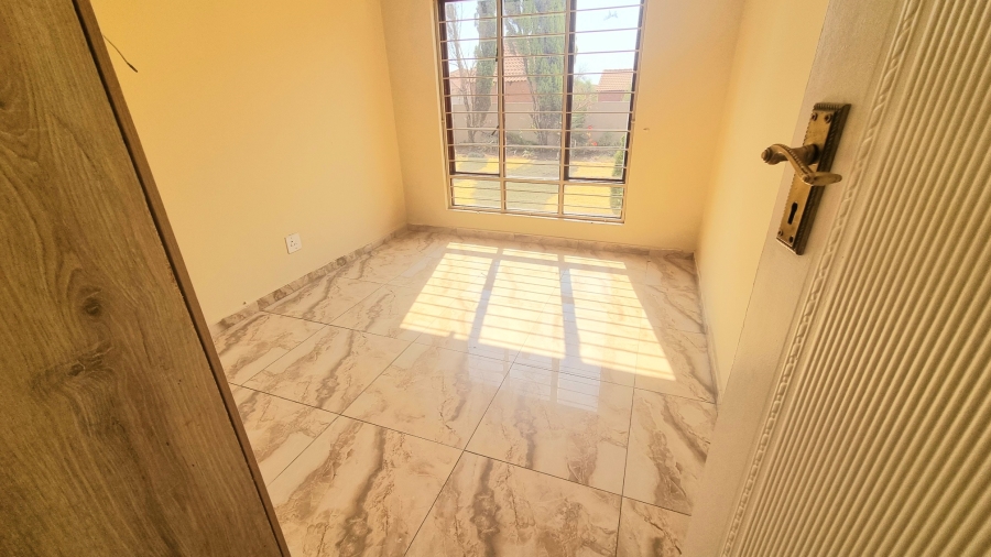 3 Bedroom Property for Sale in Crescent Wood Country Estate Gauteng