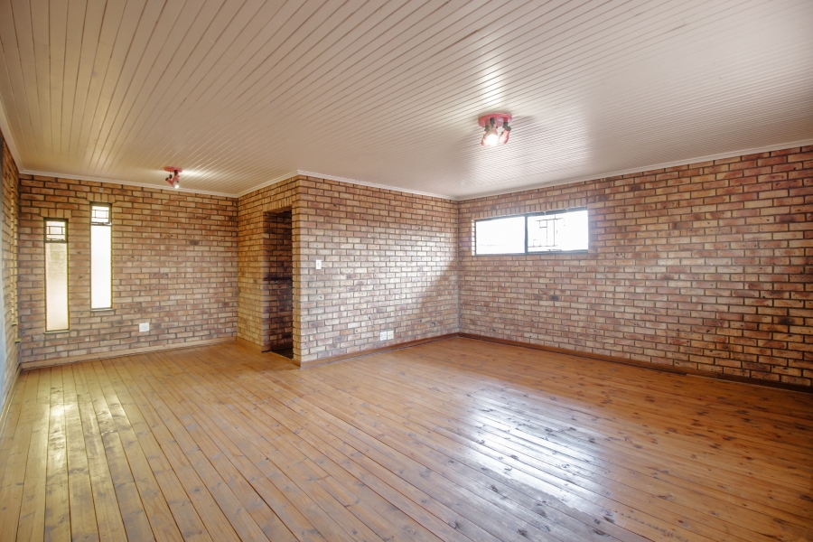 9 Bedroom Property for Sale in Ravenswood Gauteng