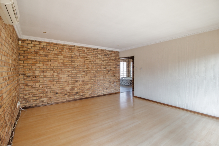 9 Bedroom Property for Sale in Ravenswood Gauteng