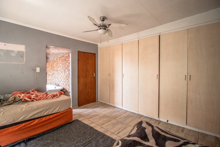 9 Bedroom Property for Sale in Ravenswood Gauteng