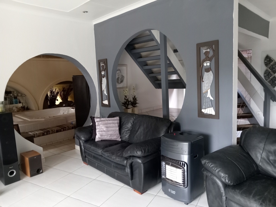 3 Bedroom Property for Sale in Presidents Dam Gauteng