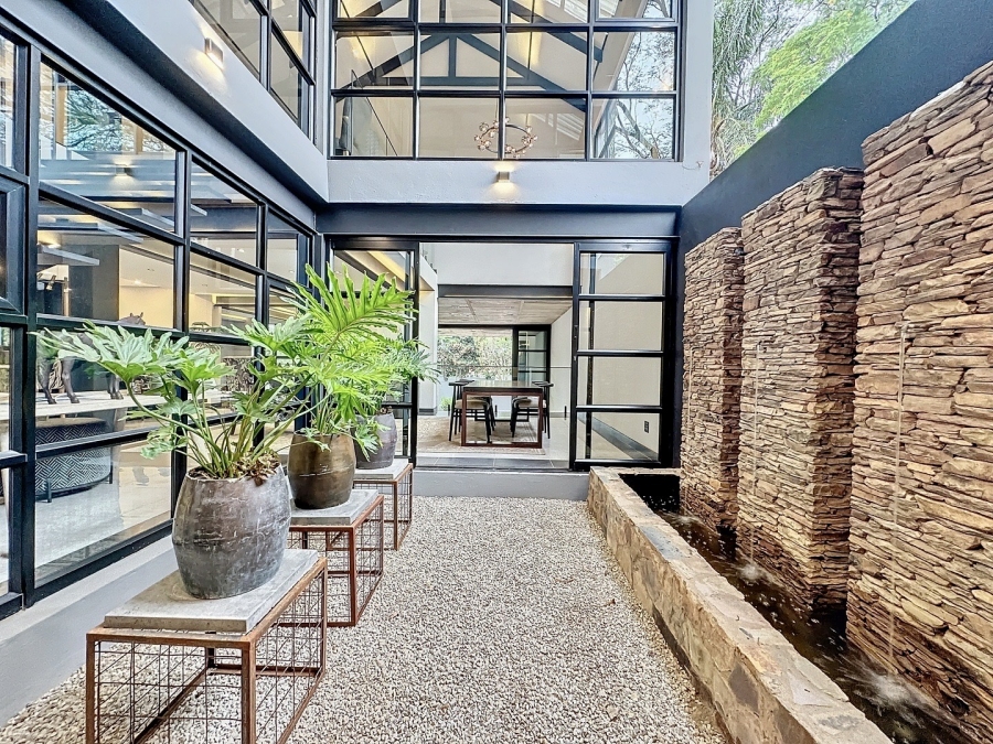 6 Bedroom Property for Sale in Waterkloof Gauteng