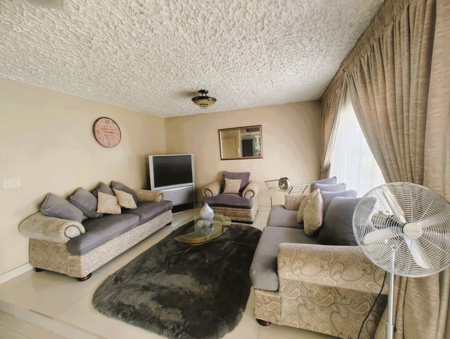 4 Bedroom Property for Sale in Roshnee Gauteng