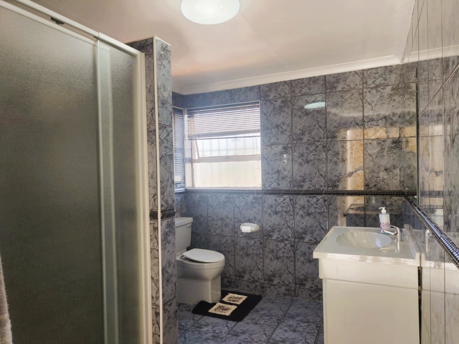 4 Bedroom Property for Sale in Roshnee Gauteng