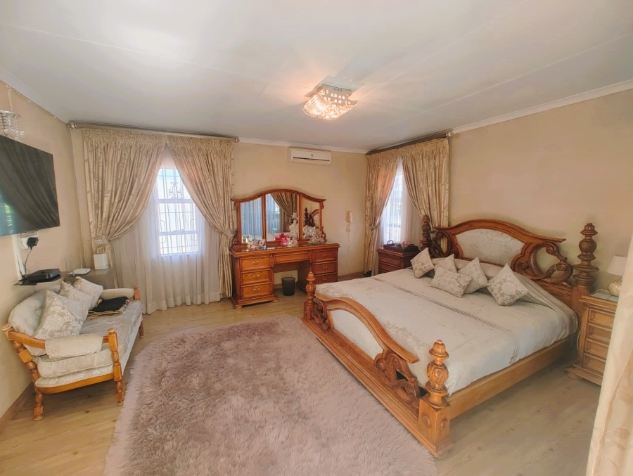 4 Bedroom Property for Sale in Roshnee Gauteng