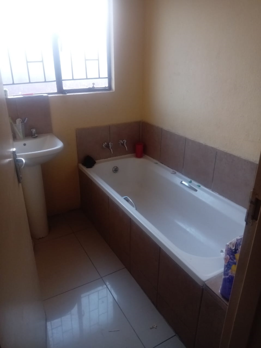 3 Bedroom Property for Sale in Soshanguve WW Gauteng