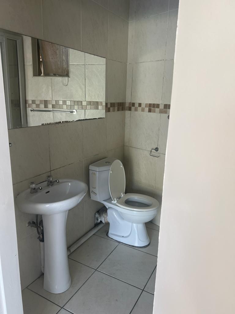 To Let 2 Bedroom Property for Rent in Wendywood Gauteng
