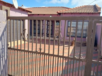 3 Bedroom Property for Sale in Lawley Gauteng