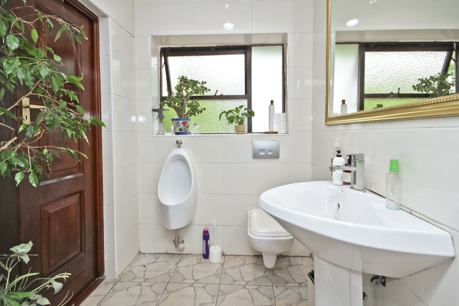 5 Bedroom Property for Sale in Rivonia Gauteng