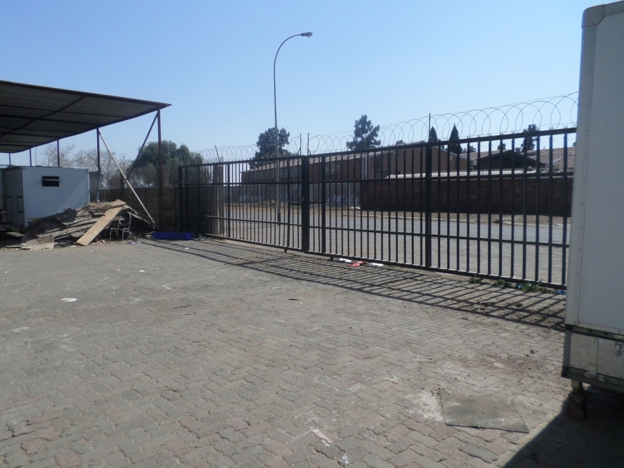 To Let Commercial Property for Rent in Sybrand Van Niekerk Park Gauteng