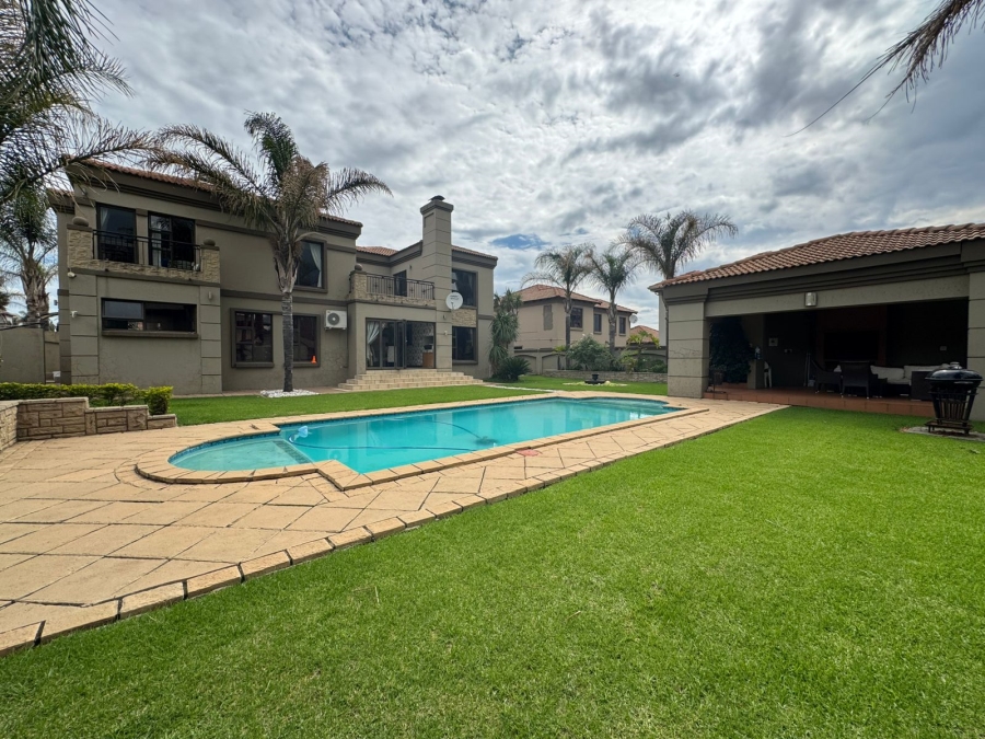 4 Bedroom Property for Sale in Sonneveld Gauteng