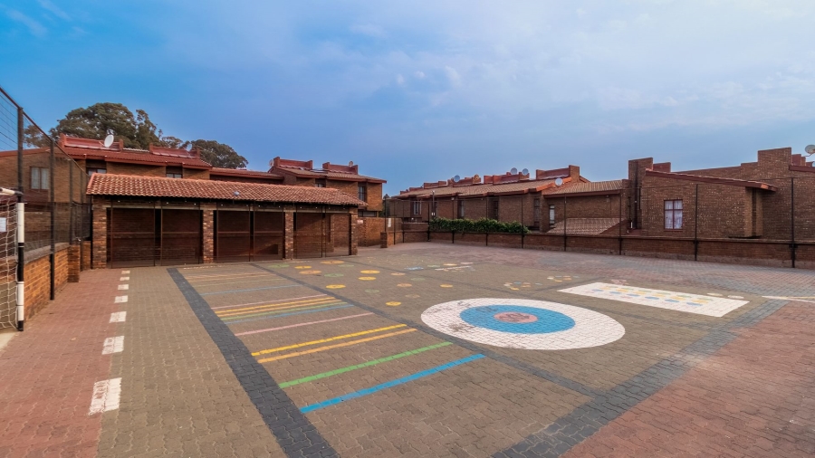 2 Bedroom Property for Sale in Linmeyer Gauteng