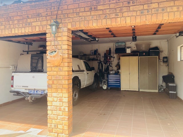 1 Bedroom Property for Sale in Dersley Gauteng