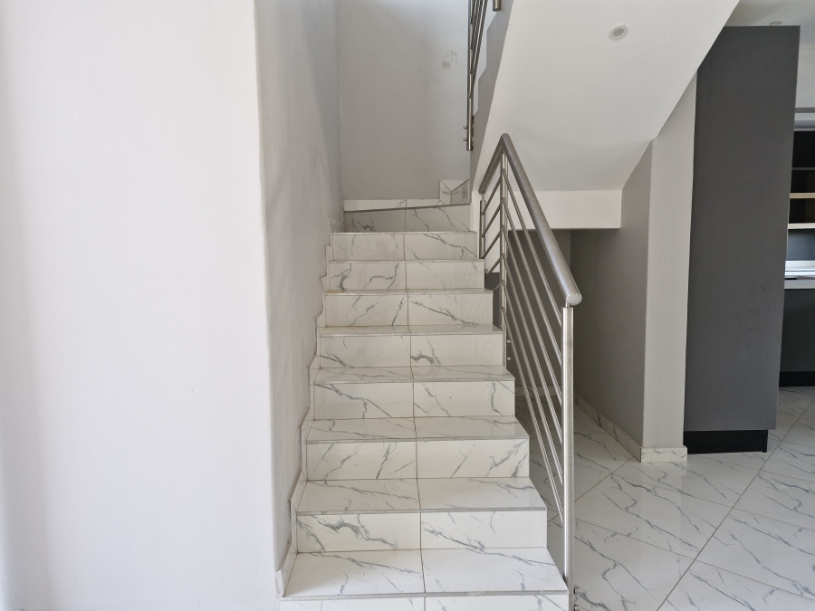 5 Bedroom Property for Sale in Savannah Country Estate Gauteng