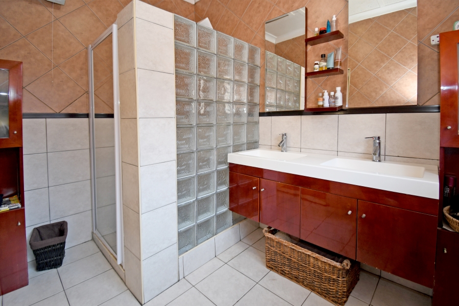 3 Bedroom Property for Sale in Crosby Gauteng