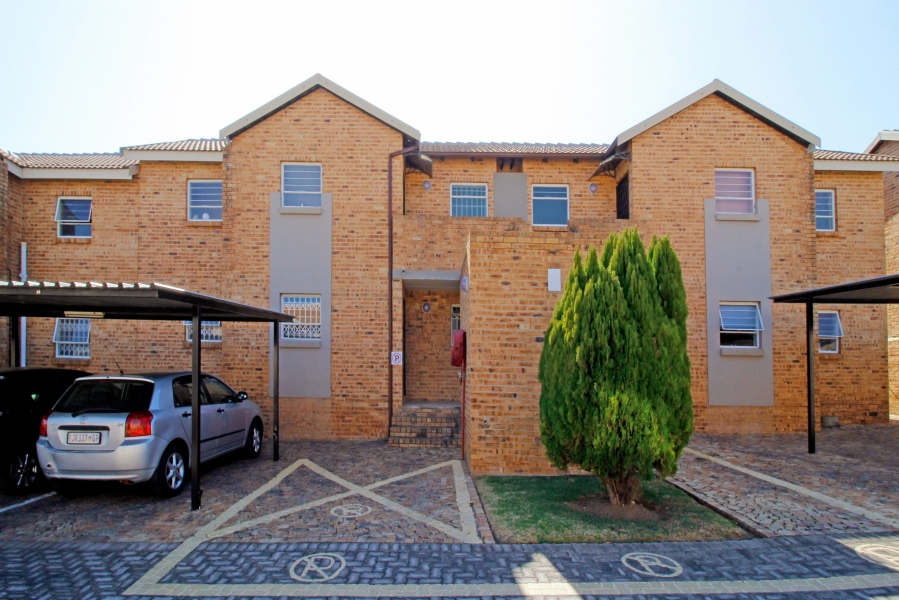 2 Bedroom Property for Sale in Honeypark Gauteng